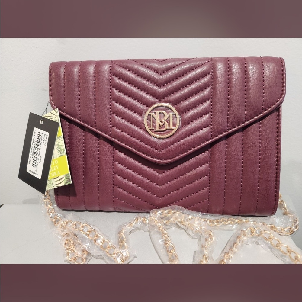 BADGLEY MISCHKA CHEVRON QUILTED CONVERTIBLE CROSSBODY BAG WINE New
